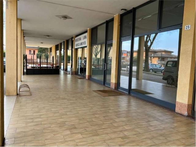 Locale Commerciale in affitto a San Biagio, Bagnolo San Vito