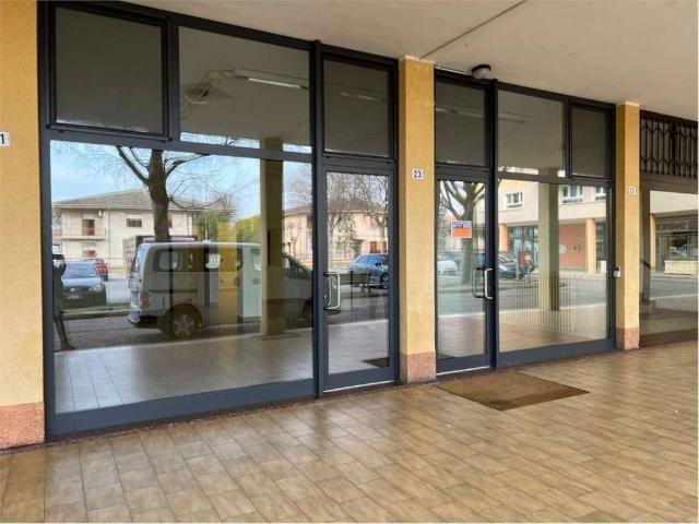 Locale Commerciale in affitto a San Biagio, Bagnolo San Vito