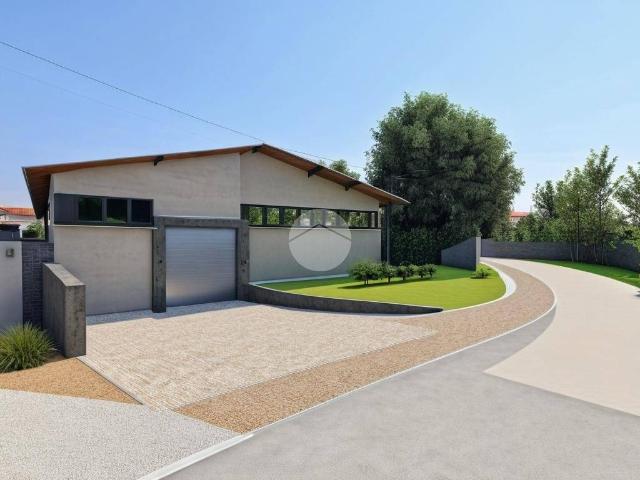 Locale Commerciale in affitto a Bagnolo San Vito, Lombardia