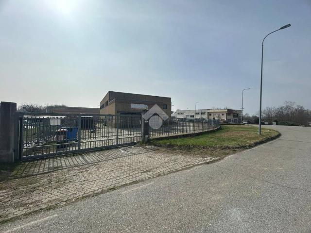 Locale Commerciale in affitto a Piemonte, Torino