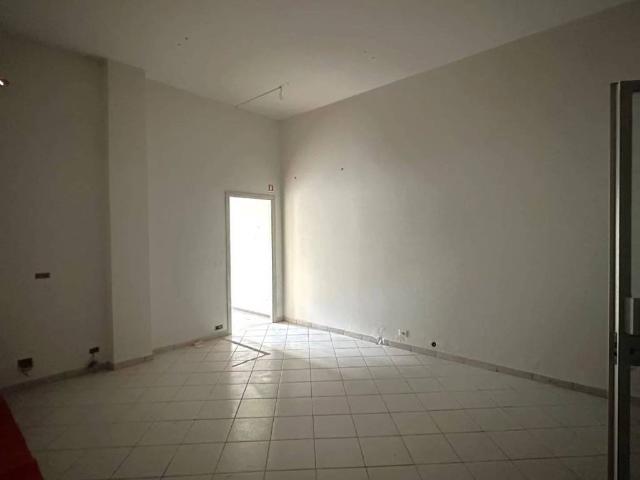 Locale Commerciale in affitto a Piemonte, Cuneo