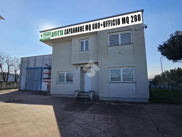Locale Commerciale in affitto a Baranzate