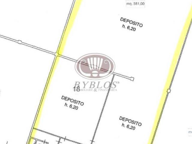 Locale Commerciale in affitto a Barasso, Lombardia