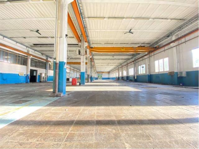 Locale Commerciale in affitto a Barasso, Lombardia