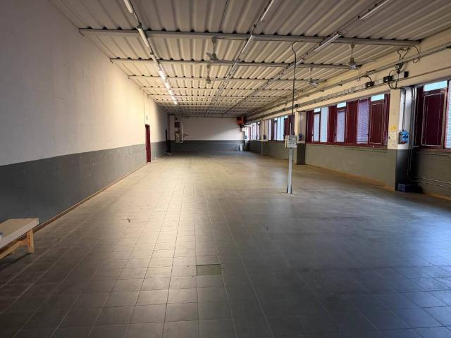 Locale Commerciale in affitto a Barberino Tavarnelle, Sambuca Val Di Pesa