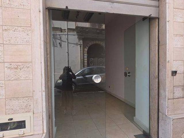 Locale Commerciale in affitto a Oreto, Barcellona Pozzo Di Gotto