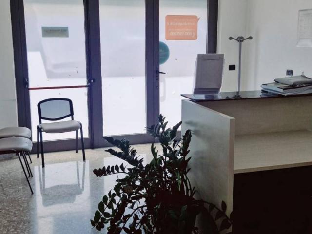 Locale Commerciale in affitto a Municipio 2, Puglia
