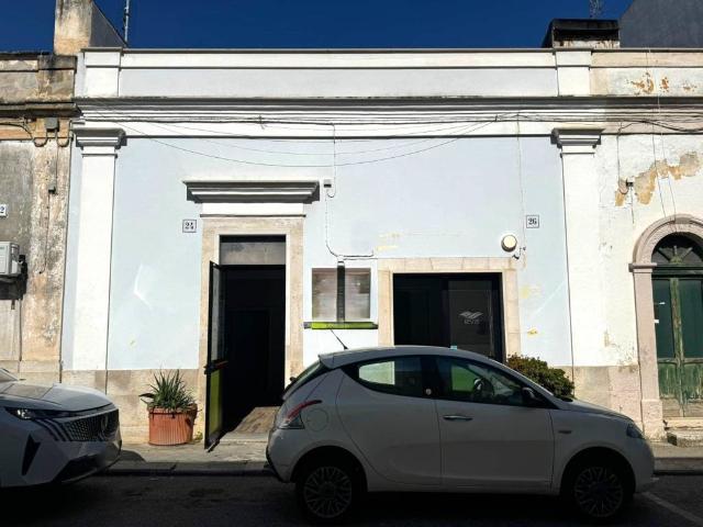 Locale Commerciale in affitto a Municipio 1, Puglia