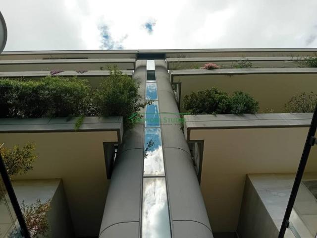 Locale Commerciale in affitto a Carrassi, Bari