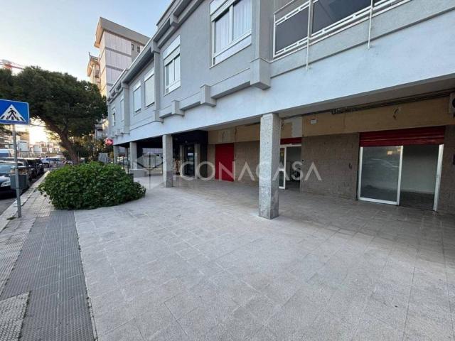 Locale Commerciale in affitto a Municipio 2, Puglia