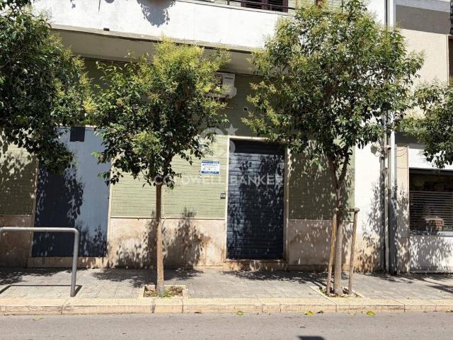 Locale Commerciale in affitto a Municipio 5, Puglia