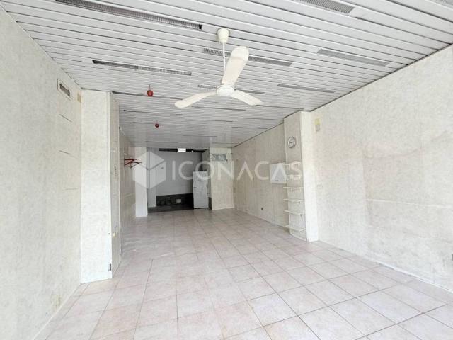 Locale Commerciale in affitto a Municipio 1, Puglia