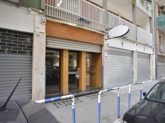 Locale Commerciale in affitto a Municipio 1, Puglia