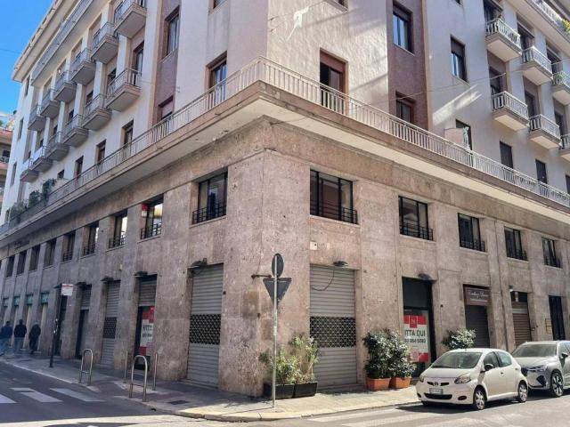 Locale Commerciale in affitto a Murat, Bari