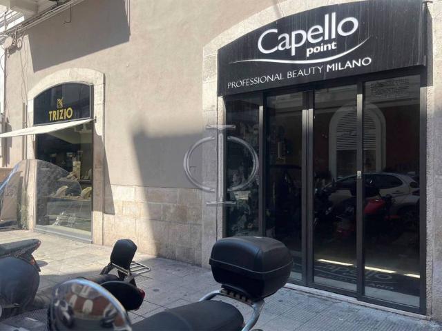 Locale Commerciale in affitto a Municipio 1, Puglia