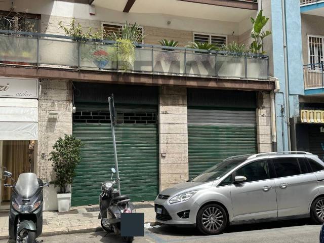 Locale Commerciale in affitto a Municipio 1, Puglia