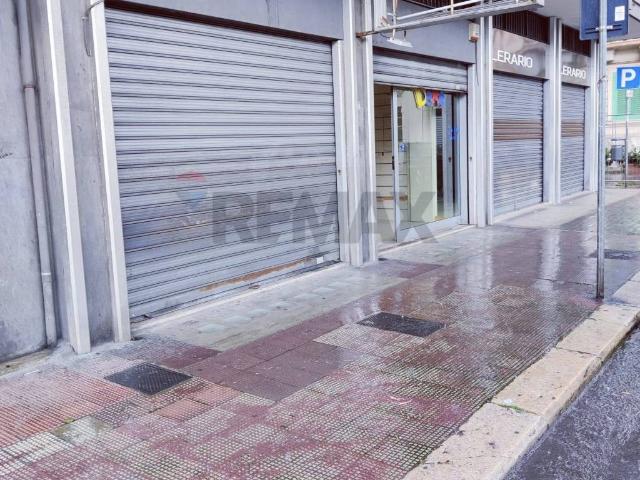Locale Commerciale in affitto a Municipio 1, Puglia