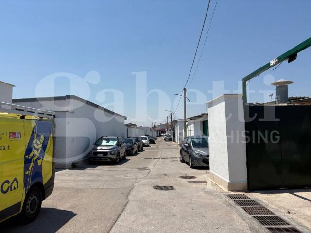 Locale Commerciale in affitto a Municipio 3, Puglia