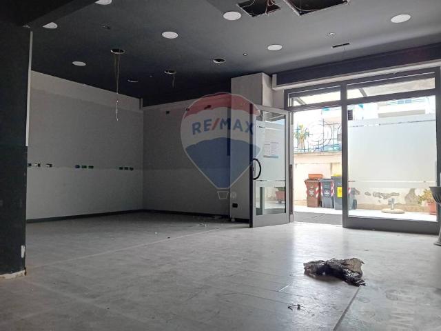 Locale Commerciale in affitto a Torre a Mare, Bari