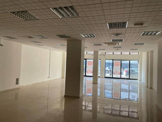 Locale Commerciale in affitto a Municipio 2, Puglia