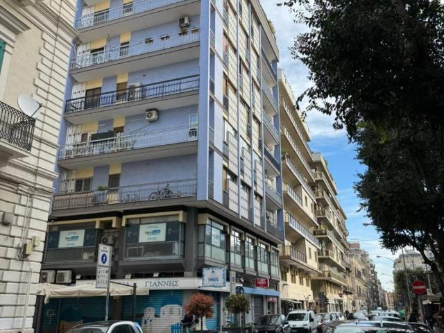 Locale Commerciale in affitto a Murat, Bari