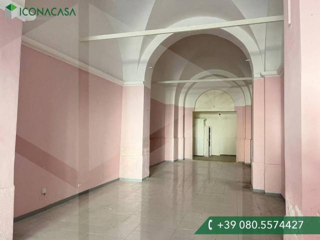 Locale Commerciale in affitto a Municipio 1, Puglia