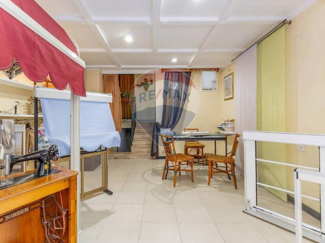 Locale Commerciale in affitto a Quartiere Umbertino, Bari