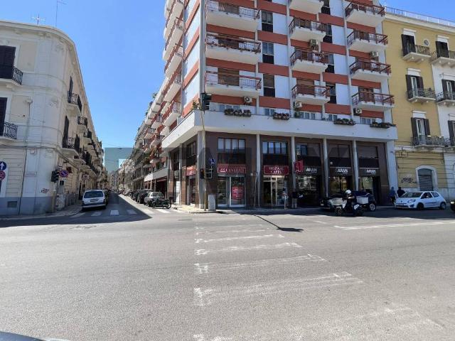 Locale Commerciale in affitto a Municipio 2, Puglia