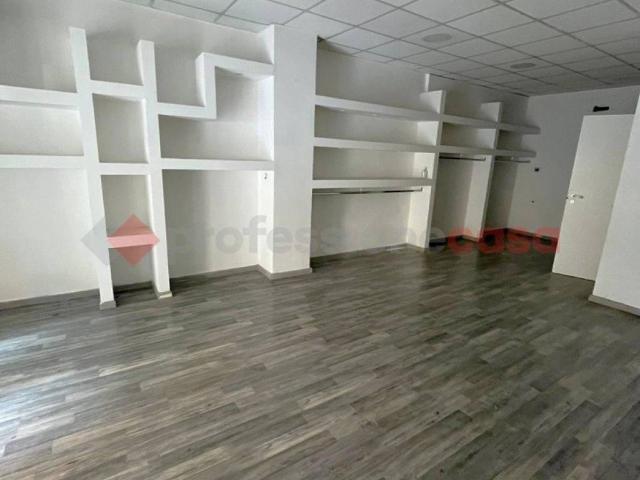 Locale Commerciale in affitto a Bari