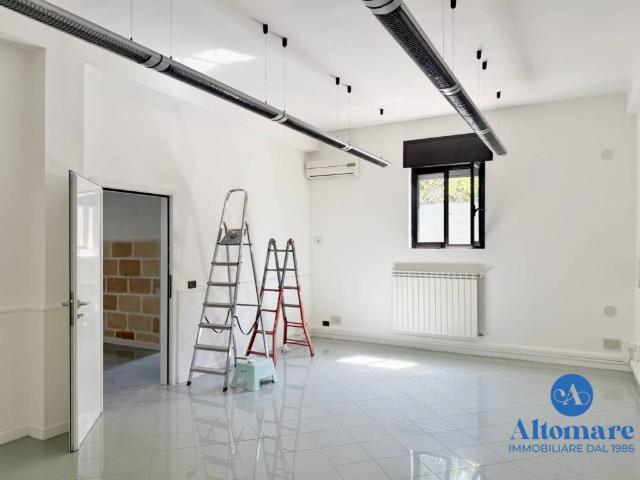 Locale Commerciale in affitto a Municipio 2, Puglia