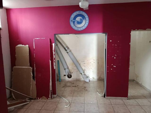 Locale Commerciale in affitto a Municipio 4, Puglia