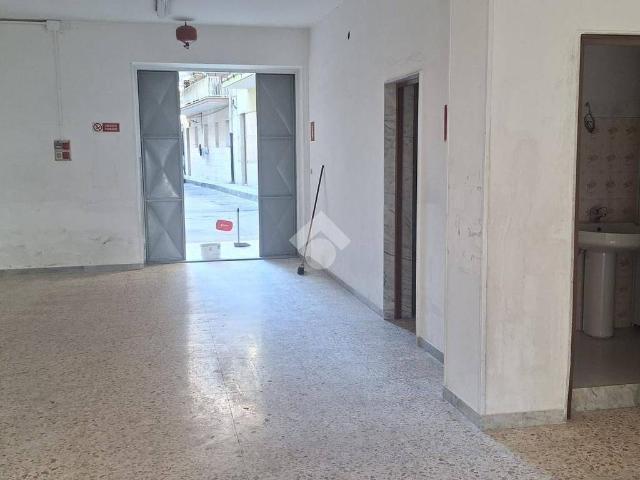 Locale Commerciale in affitto a Borgovilla, Puglia