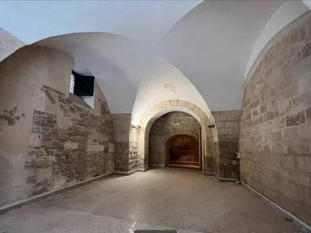 Locale Commerciale in affitto a Centro, Puglia
