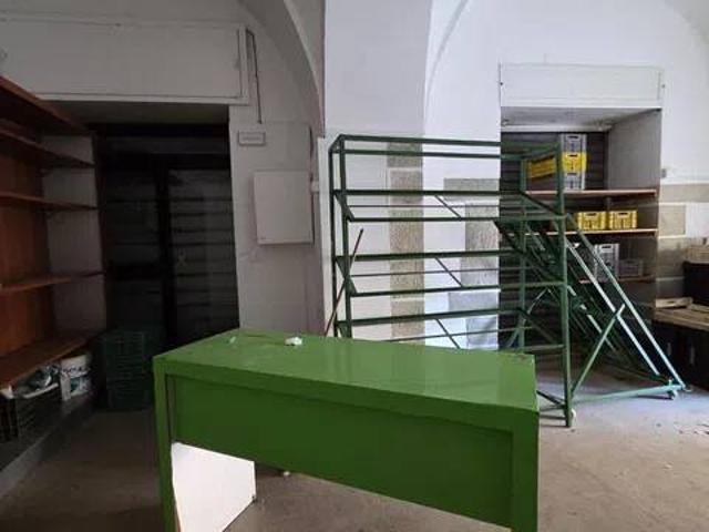 Locale Commerciale in affitto a Centro, Puglia