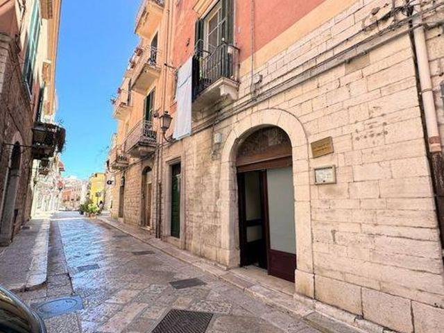 Locale Commerciale in affitto a Centro, Puglia
