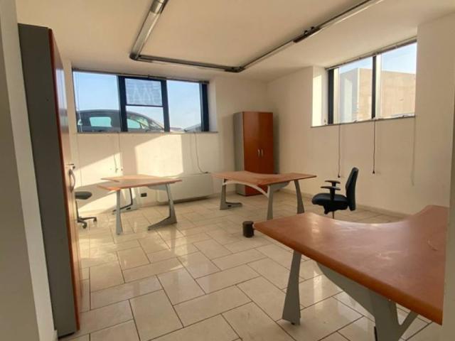 Locale Commerciale in affitto a Puglia, Barletta-andria-trani