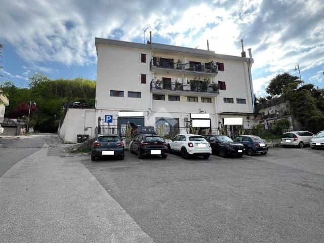 Locale Commerciale in affitto a Sava, Baronissi