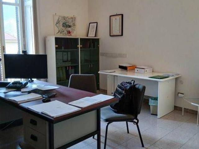 Locale Commerciale in affitto a Sava, Baronissi
