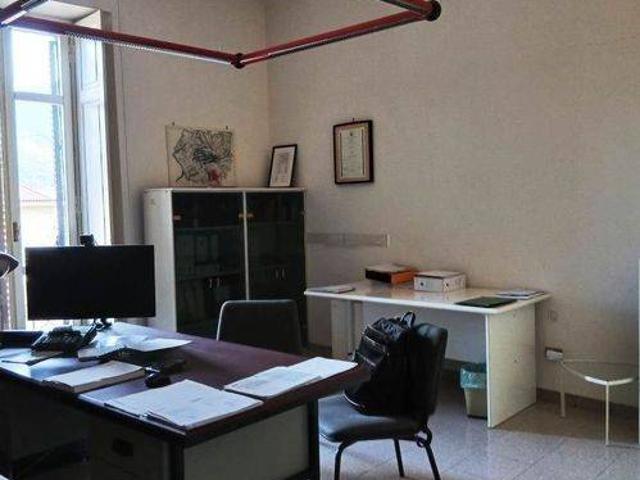 Locale Commerciale in affitto a Sava, Baronissi