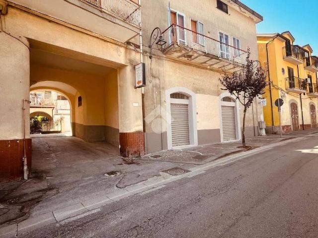 Locale Commerciale in affitto a Sava, Baronissi