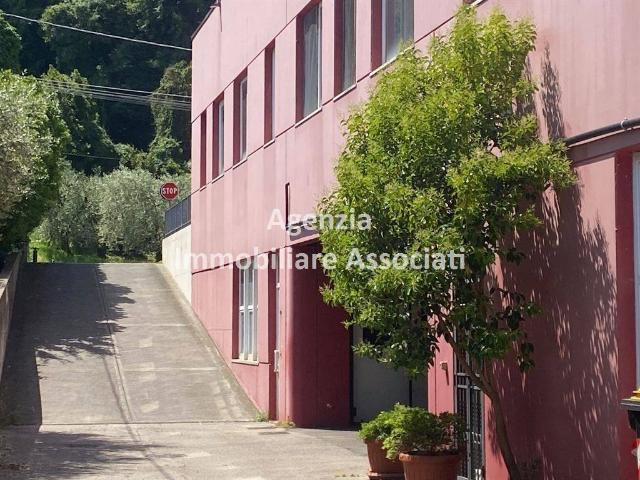 Locale Commerciale in affitto a Sarson, Bassano Del Grappa