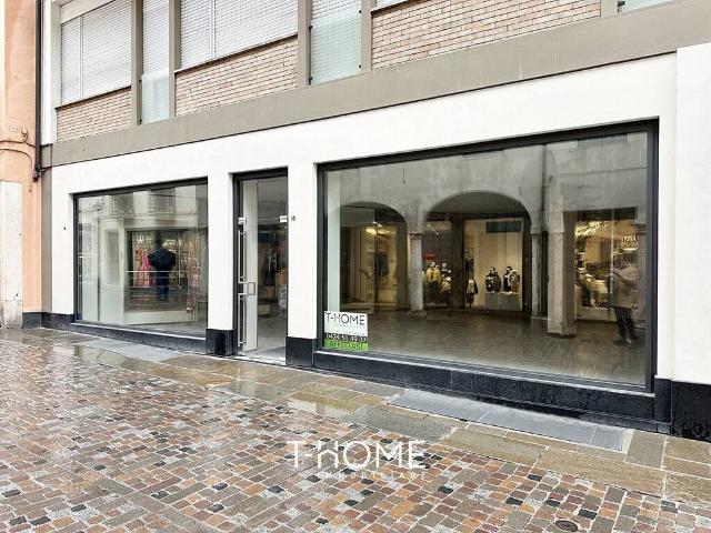 Locale Commerciale in affitto a Pilastroni, Bassano Del Grappa