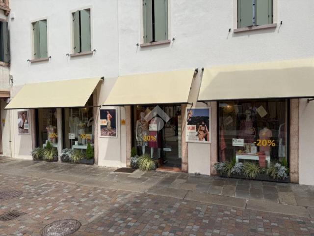 Locale Commerciale in affitto a Pilastroni, Bassano Del Grappa