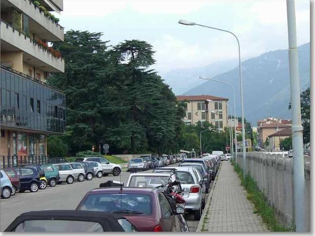 Locale Commerciale in affitto a Pilastroni, Bassano Del Grappa