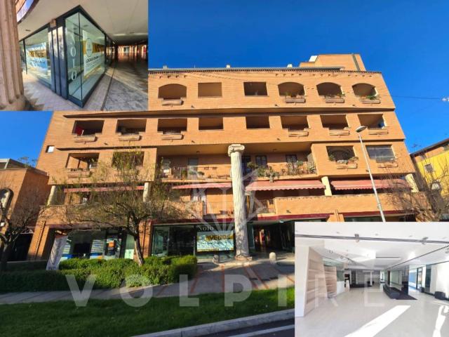 Locale Commerciale in affitto a Santa Lucia, Bastia Umbra