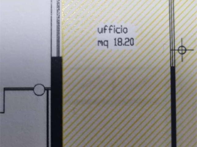 Locale Commerciale in affitto a Bastia Umbra, Umbria