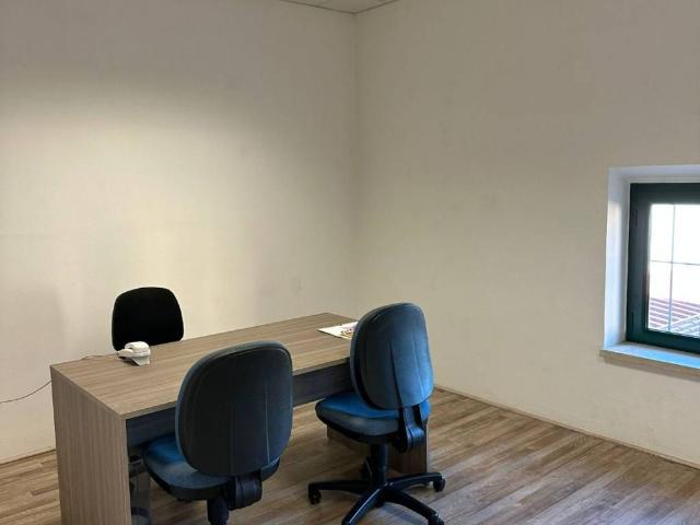 Locale Commerciale in affitto a Santa Lucia, Bastia Umbra