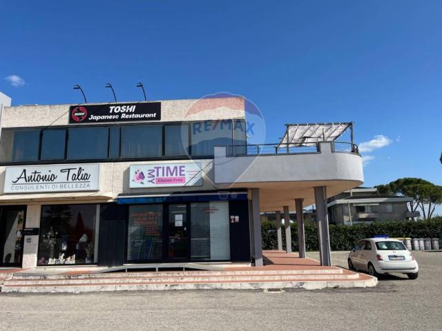 Locale Commerciale in affitto a Santa Lucia, Bastia Umbra