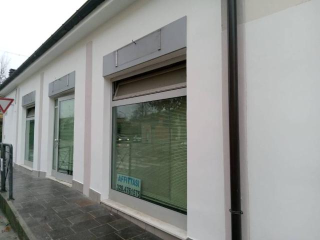Locale Commerciale in affitto a Unione dei comuni del Sorbara, Bastiglia