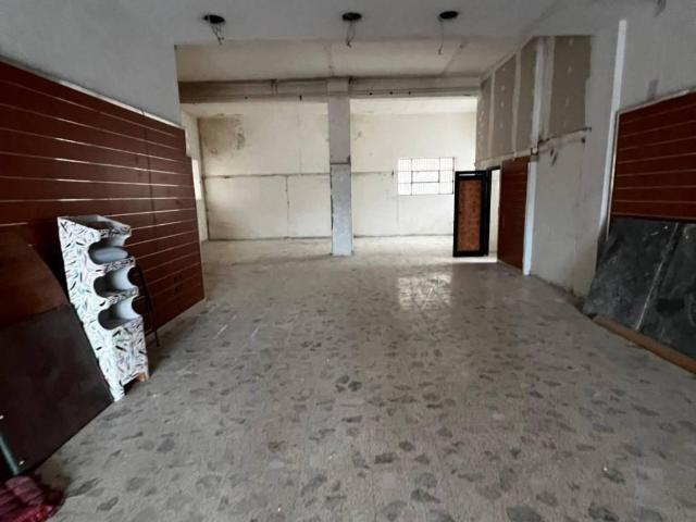 Locale Commerciale in affitto a Olevano Sul Tusciano, Campania